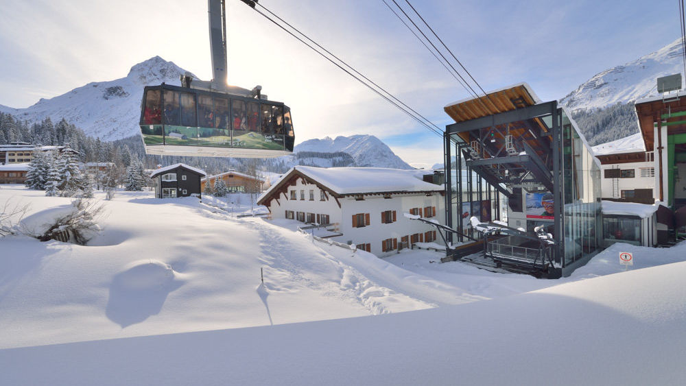 1_Ski-Arlberg-2C-Pool-West-by-Josef-Mallaun-281-29_banner_fullscreen